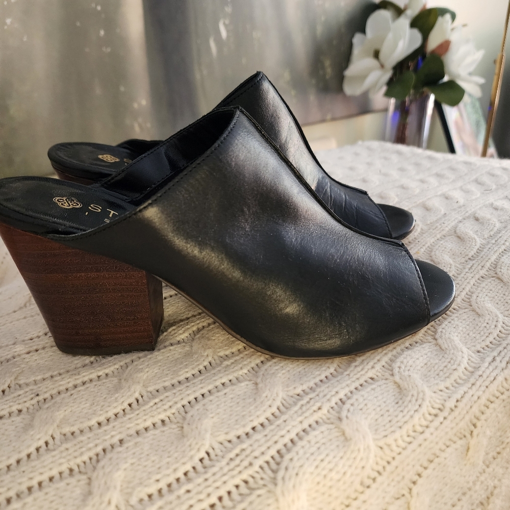 Elegant Black Soft Leather Mules with Wooden Heel